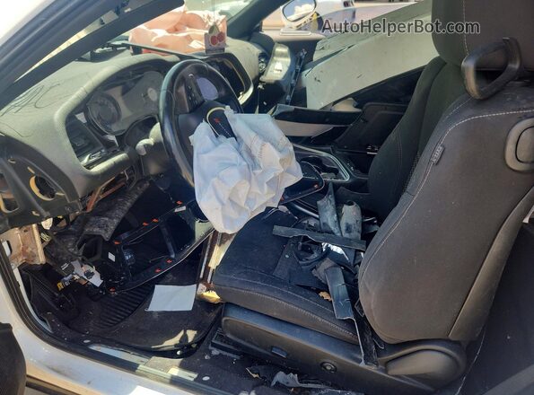 2C3CDZAGXJH178372 2018 DODGE CHALLENGER White Front interior view