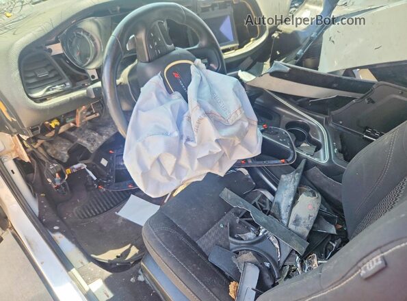 2C3CDZAGXJH178372 2018 DODGE CHALLENGER White Dashboard view