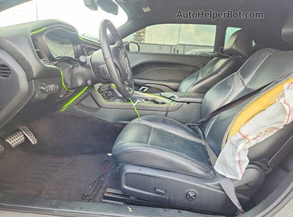 2C3CDZAGXJH183622 2018 DODGE CHALLENGER Gray Front interior view