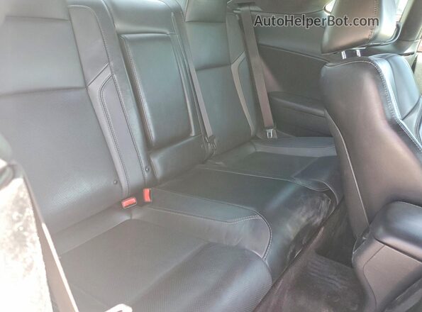 2C3CDZAGXJH204906 2018 DODGE CHALLENGER White Widok tylnych siedzeń