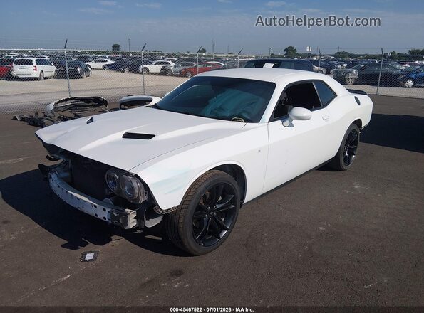 2C3CDZAGXJH251580 2018 DODGE CHALLENGER White Front left