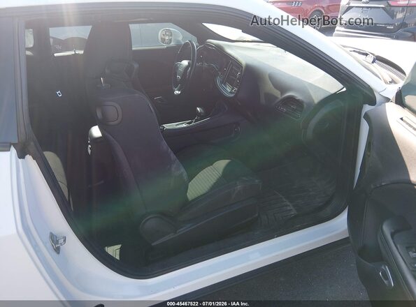 2C3CDZAGXJH251580 2018 DODGE CHALLENGER White Front interior view