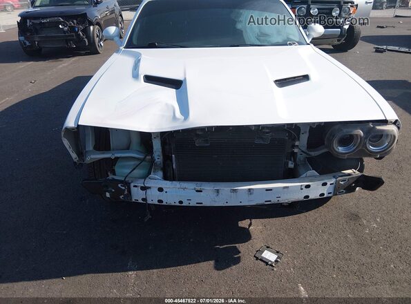 2C3CDZAGXJH251580 2018 DODGE CHALLENGER White Front view