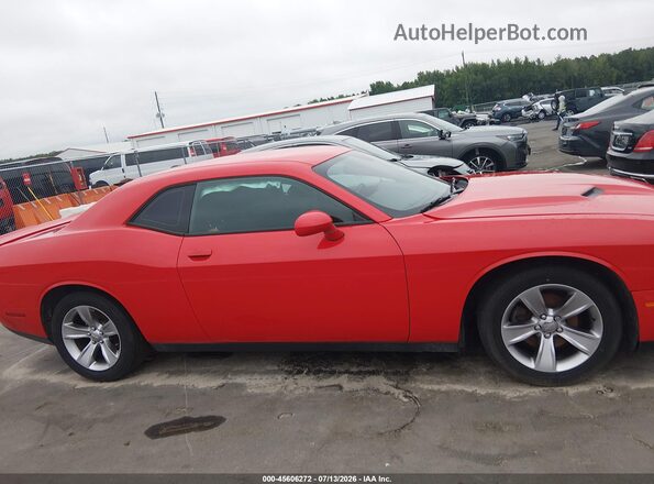 2C3CDZAGXLH104081 2020 DODGE CHALLENGER Красный Вид задней части салона