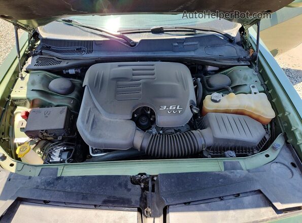2C3CDZAGXMH506300 2021 DODGE CHALLENGER Зеленый Вид задней части салона