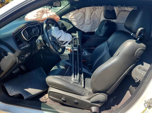 2C3CDZBT0GH226370 2016 DODGE CHALLENGER Белый Вид салона спереди
