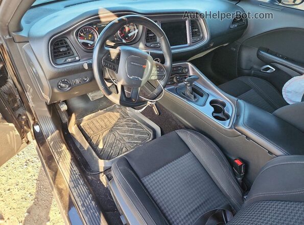 2C3CDZBT1HH656085 2017 DODGE CHALLENGER Black Вид панелі приладів