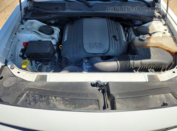 2C3CDZBT1KH561887 2019 DODGE CHALLENGER White Вид задньої частини салону