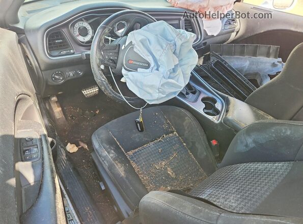 2C3CDZBT2JH316000 2018 DODGE CHALLENGER Белый Вид панели приборов