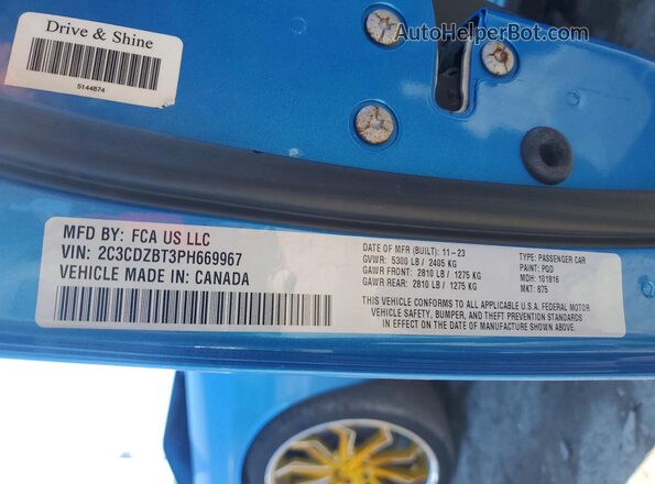 2C3CDZBT3PH669967 2023 DODGE CHALLENGER Blue Vista de la etiqueta del VIN
