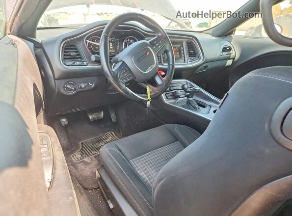 2C3CDZBT4GH218532 2016 DODGE CHALLENGER Black Dashboard view