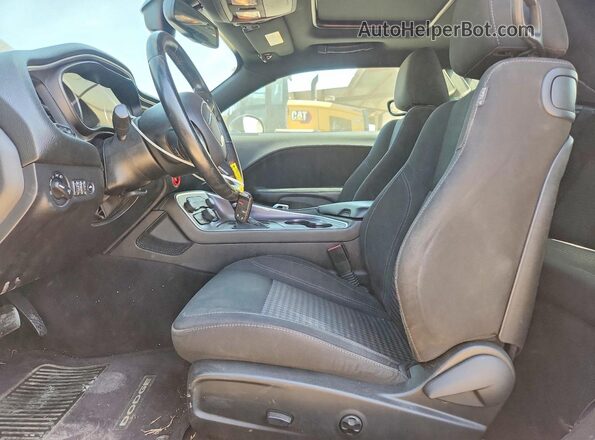 2C3CDZBT4GH218532 2016 DODGE CHALLENGER Black Front interior view