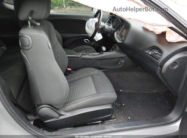 2C3CDZBT4HH610895 2017 DODGE CHALLENGER Gray Widok wnętrza z przodu