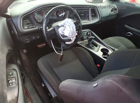 2C3CDZBT4JH223379 2018 DODGE CHALLENGER Red Առջևի վահանակի տեսք