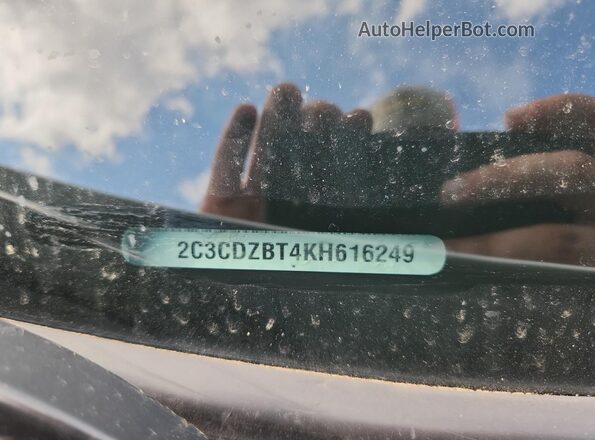 2C3CDZBT4KH616249 2019 DODGE CHALLENGER Белый Вид подкапотного пространства