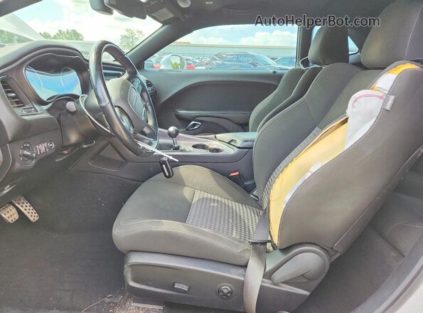 2C3CDZBT4KH751893 2019 DODGE CHALLENGER Белый Вид салона спереди