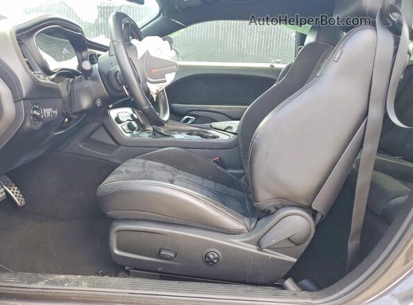 2C3CDZBT4LH226902 2020 DODGE CHALLENGER Gray Вид салону спереду
