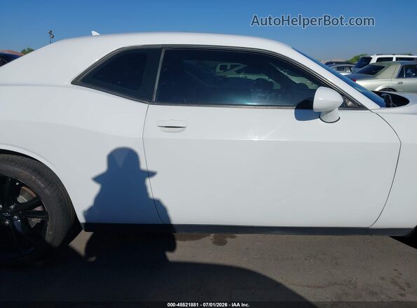 2C3CDZBT5JH111836 2018 DODGE CHALLENGER White Вид задньої частини салону