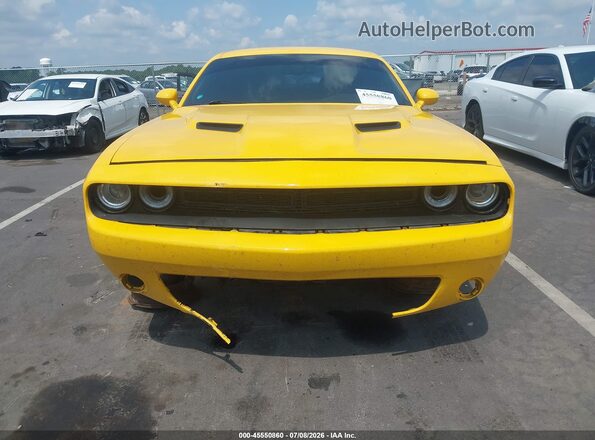 2C3CDZBT5JH172183 2018 DODGE CHALLENGER Yellow Вид задньої частини салону