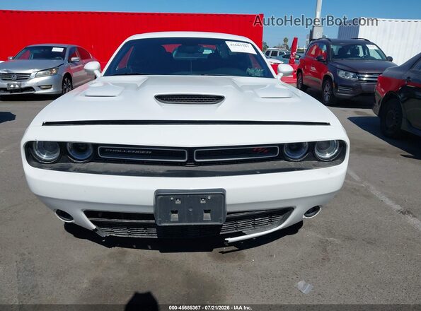 2C3CDZBT5NH174652 2022 DODGE CHALLENGER White Вид задньої частини салону