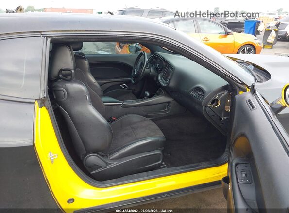 2C3CDZBT7HH609174 2017 DODGE CHALLENGER Yellow წინა სალონის ხედი