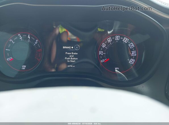 2C3CDZBT7LH161804 2020 DODGE CHALLENGER White Vista de los asientos traseros