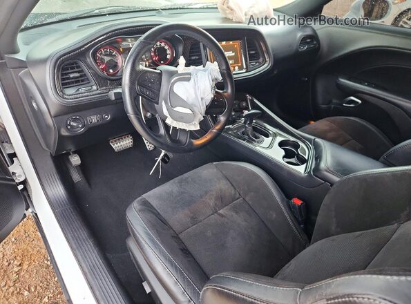 2C3CDZBT7PH606046 2023 DODGE CHALLENGER Белый Вид панели приборов
