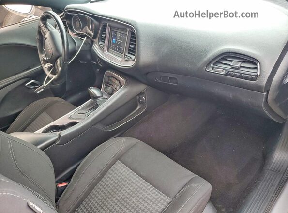 2C3CDZBT8JH225099 2018 DODGE CHALLENGER Silver Dashboard view