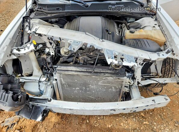 2C3CDZBT8JH271290 2018 DODGE CHALLENGER White Սալոնի հետևի տեսք