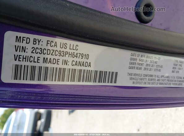 2C3CDZC93PH647910 2023 DODGE CHALLENGER Purple Vista del compartimento del motor
