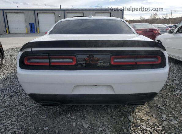2C3CDZC94JH116092 2018 DODGE CHALLENGER Белый Вид сзади