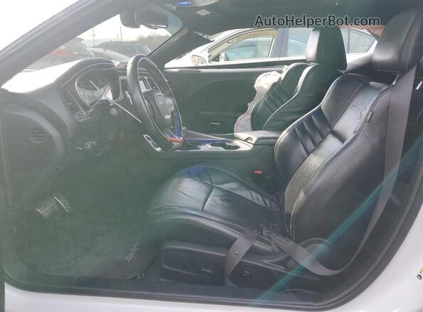 2C3CDZC94JH116092 2018 DODGE CHALLENGER Белый Вид салона спереди