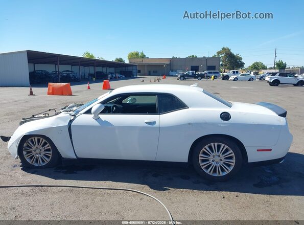 2C3CDZC98HH514254 2017 DODGE CHALLENGER Белый Вид задней части салона