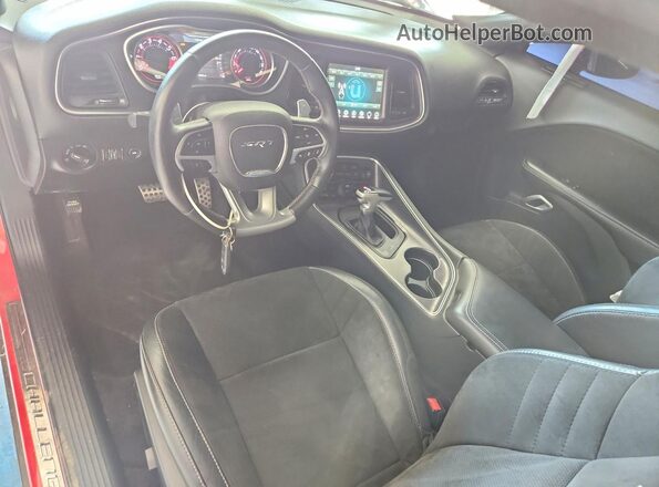 2C3CDZDJ4HH633122 2017 DODGE CHALLENGER Red Առջևի վահանակի տեսք