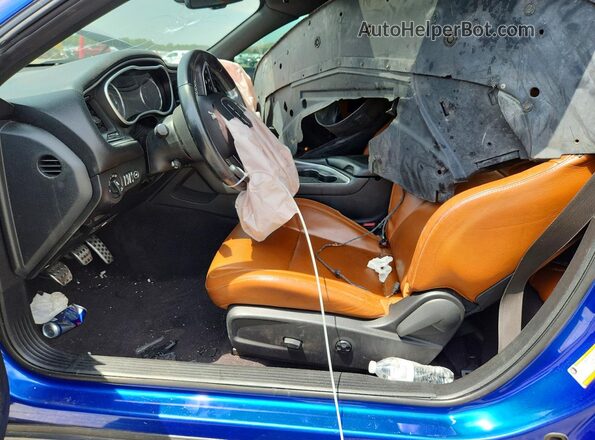 2C3CDZDJ9JH251190 2018 DODGE CHALLENGER Blue Widok wnętrza z przodu