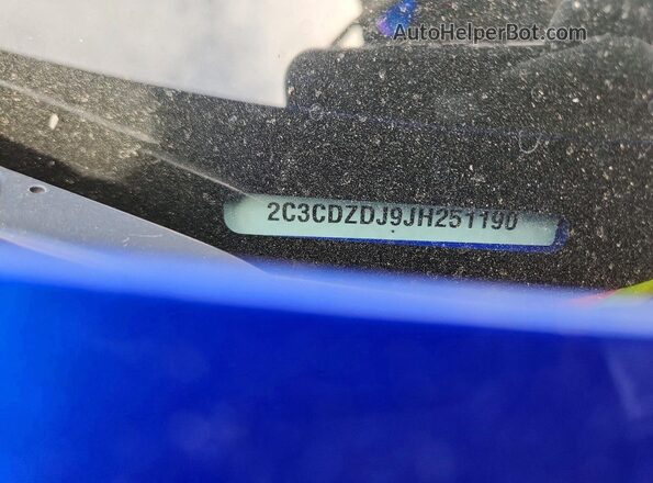 2C3CDZDJ9JH251190 2018 DODGE CHALLENGER Blue Widok naklejki z numerem VIN