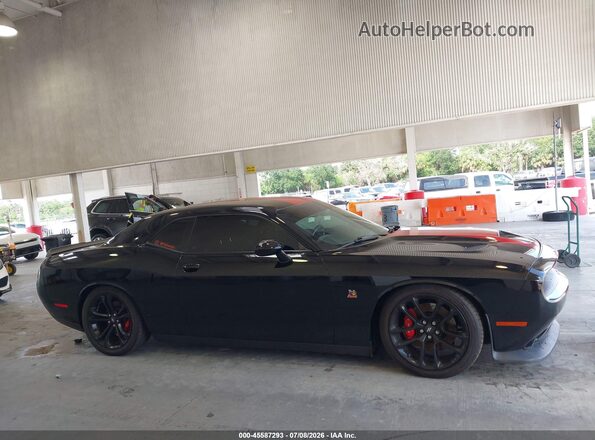 2C3CDZFJ1LH231175 2020 DODGE CHALLENGER Black Панорамний вид салону 360°