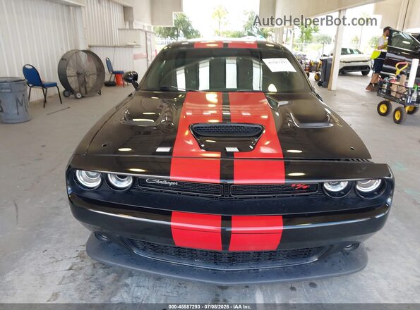 2C3CDZFJ1LH231175 2020 DODGE CHALLENGER Black Вид задньої частини салону
