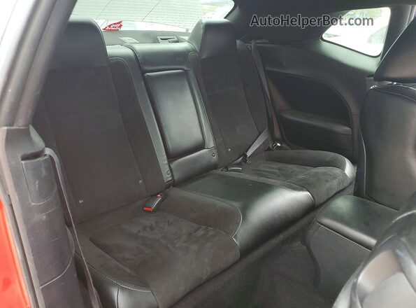 2C3CDZFJ2KH652577 2019 DODGE CHALLENGER Red Вид задніх сидінь