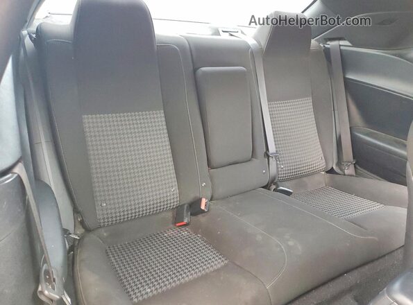 2C3CDZFJ2MH564065 2021 DODGE CHALLENGER Purple Rear seats view