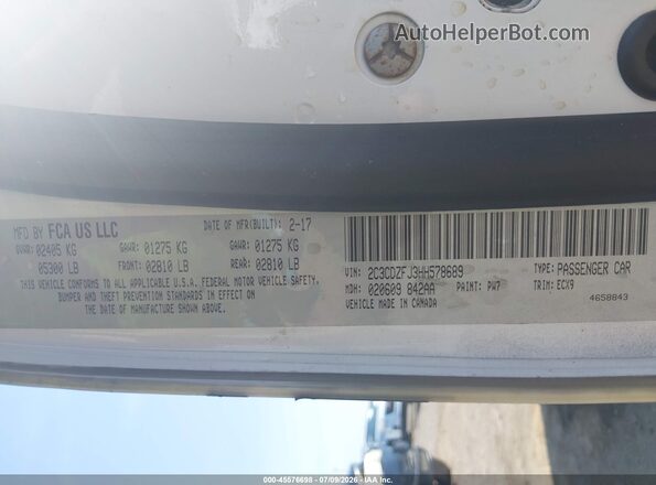 2C3CDZFJ3HH578689 2017 DODGE CHALLENGER White Vista del compartimento del motor