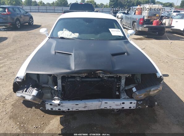 2C3CDZFJ3HH578689 2017 DODGE CHALLENGER White Vista interior trasera