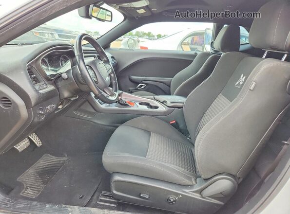 2C3CDZFJ3KH624867 2019 DODGE CHALLENGER White წინა სალონის ხედი