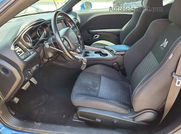 2C3CDZFJ3MH582395 2021 DODGE CHALLENGER Blue Vista interior delantera