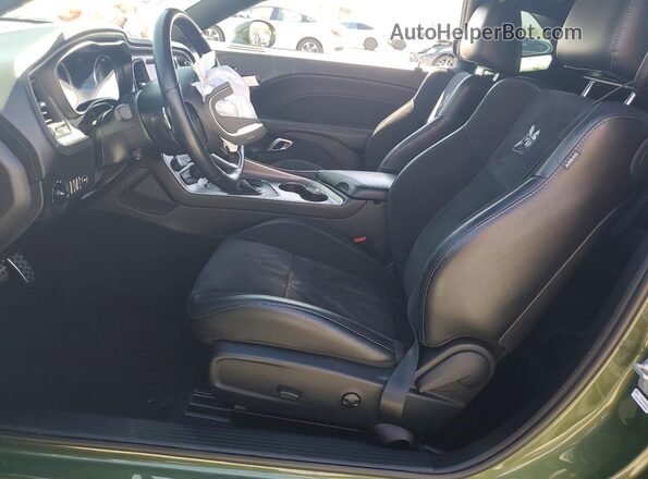 2C3CDZFJ3NH238423 2022 DODGE CHALLENGER Green Вид салону спереду