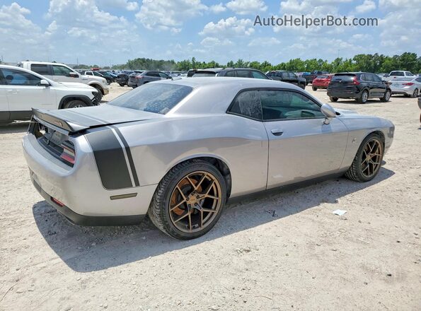 2C3CDZFJ4JH252115 2018 DODGE CHALLENGER Silver Задня права чверть