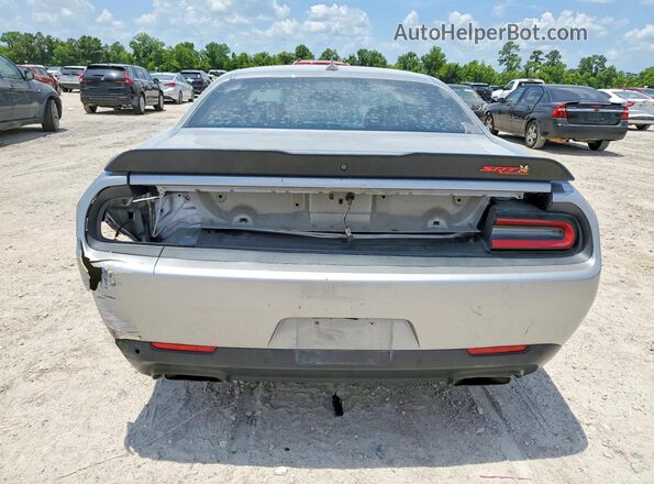 2C3CDZFJ4JH252115 2018 DODGE CHALLENGER Silver Вид ззаду