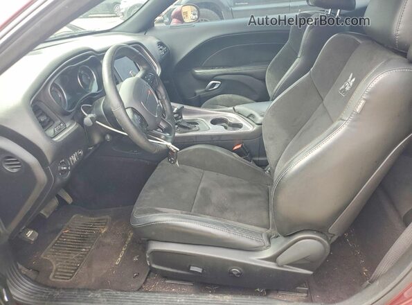 2C3CDZFJ5HH633613 2017 DODGE CHALLENGER Бордовый Вид салона спереди