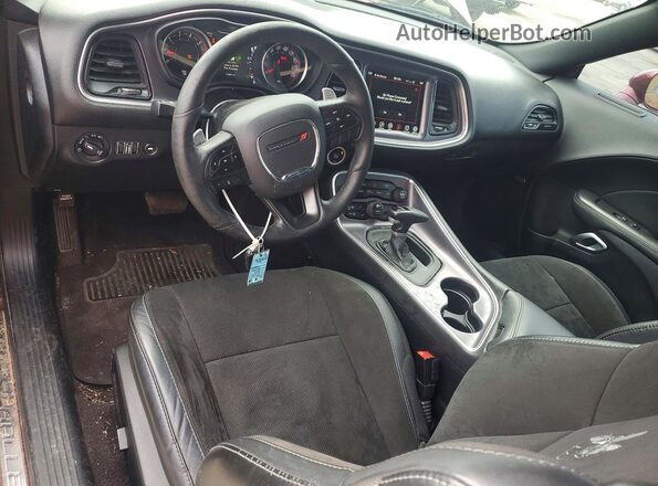 2C3CDZFJ5HH633613 2017 DODGE CHALLENGER Бордовый Вид панели приборов