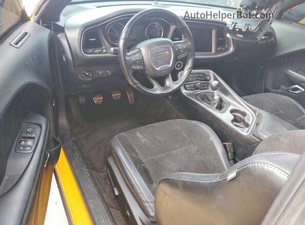 2C3CDZFJ6HH507941 2017 DODGE CHALLENGER Yellow Dashboard view